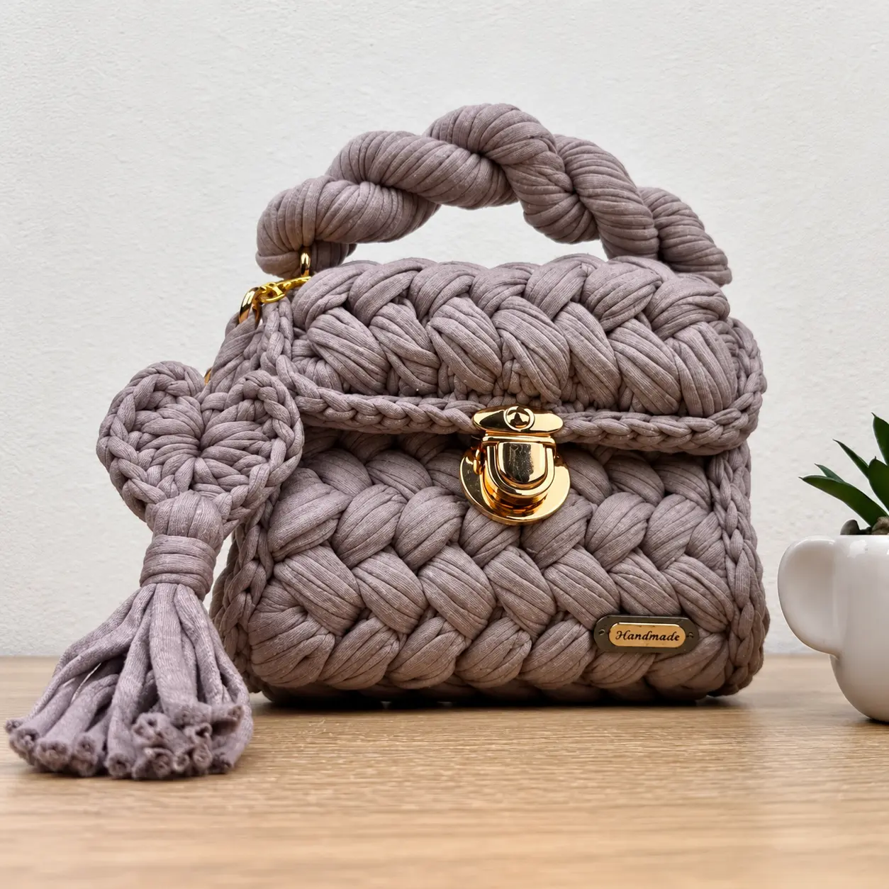 Bolso Twisted Chic tejido a mano en trapillo